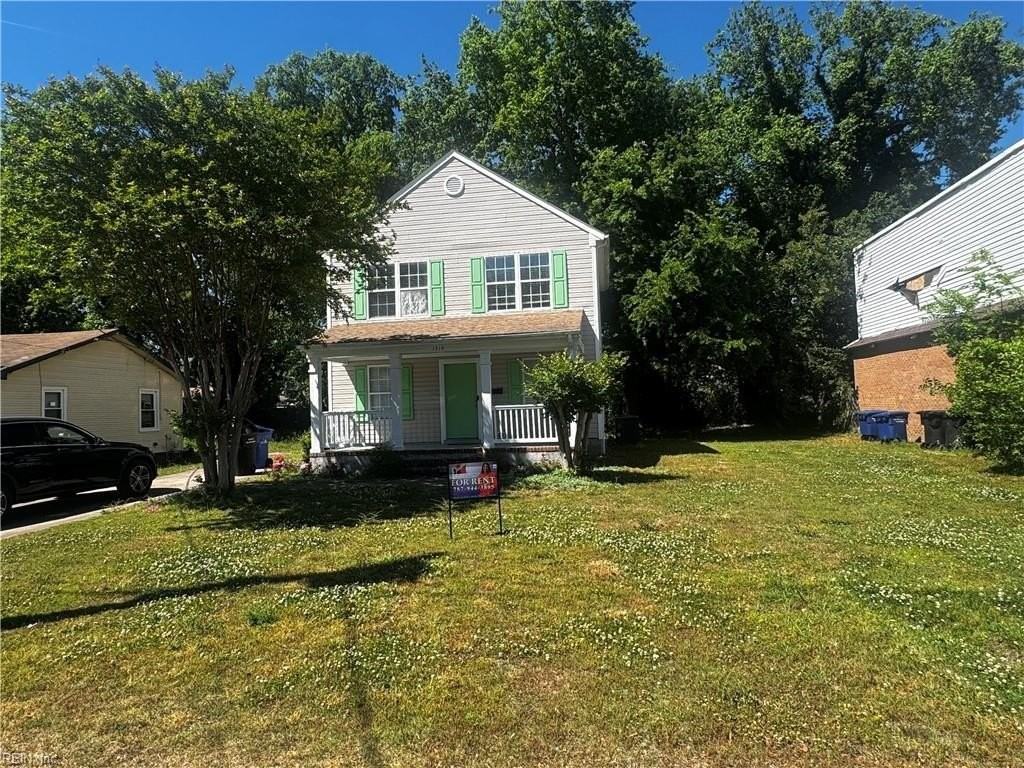 1314 Summit Ave - Photo 2 of 15