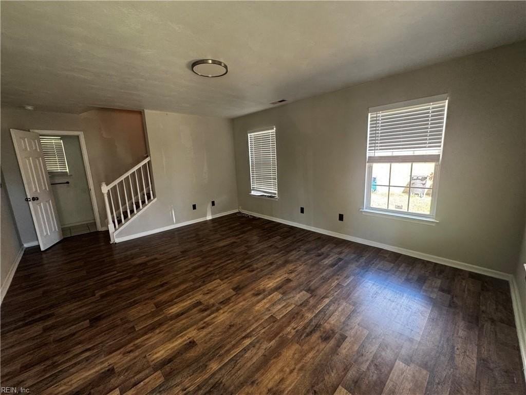 1314 Summit Ave - Photo 4 of 15