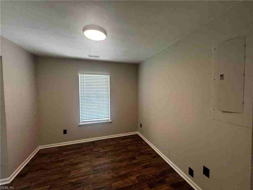 1314 Summit Ave - Photo 6 of 15