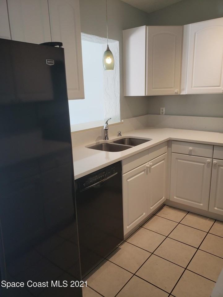 491 3rd Ave - Photo 7 of 24