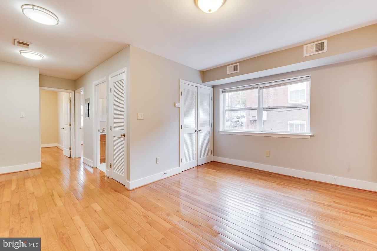 61 Forrester St Sw #104 - Photo 4 of 13