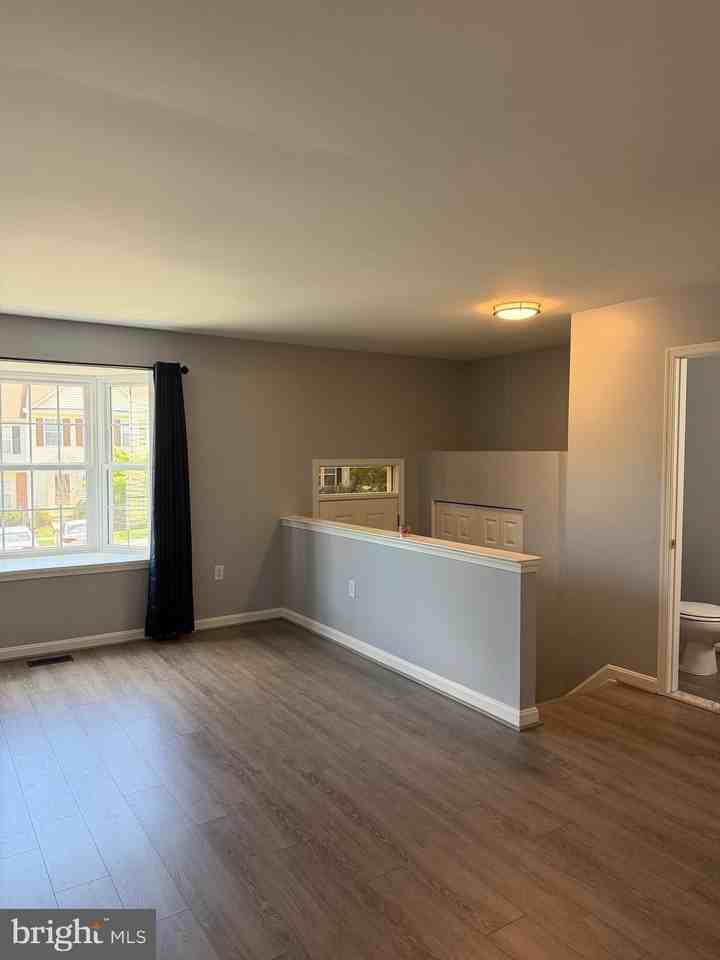 1224 Farley Ct N - Photo 6 of 16