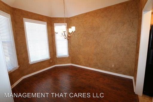 4894 Indian Walk Ln - Photo 3 of 14