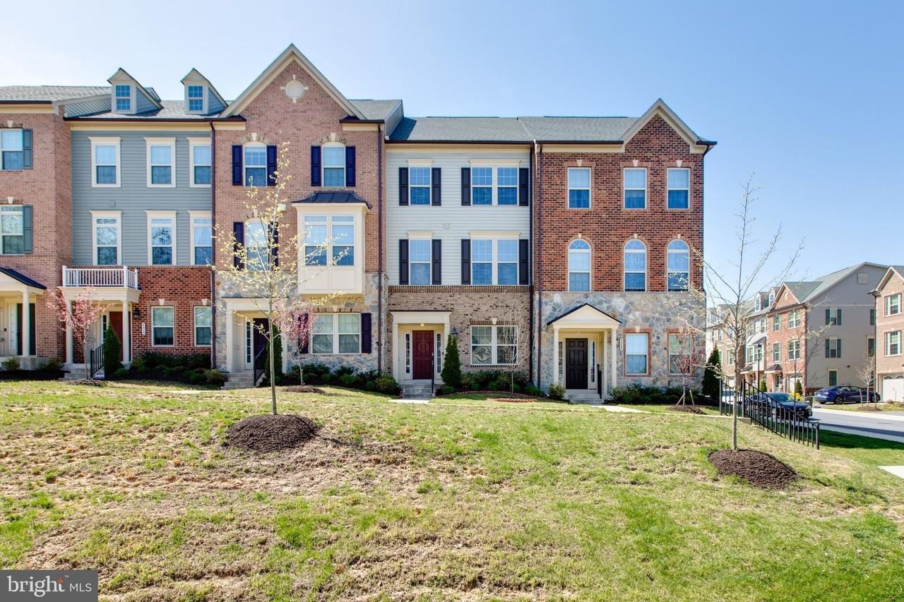 7311 Taylors Hill Ln - Photo 2 of 49