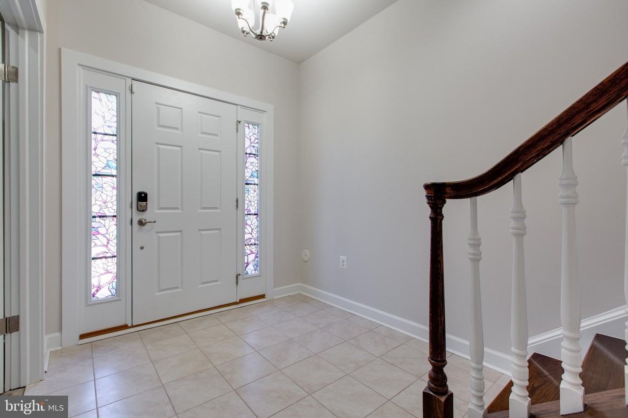 7311 Taylors Hill Ln - Photo 6 of 49