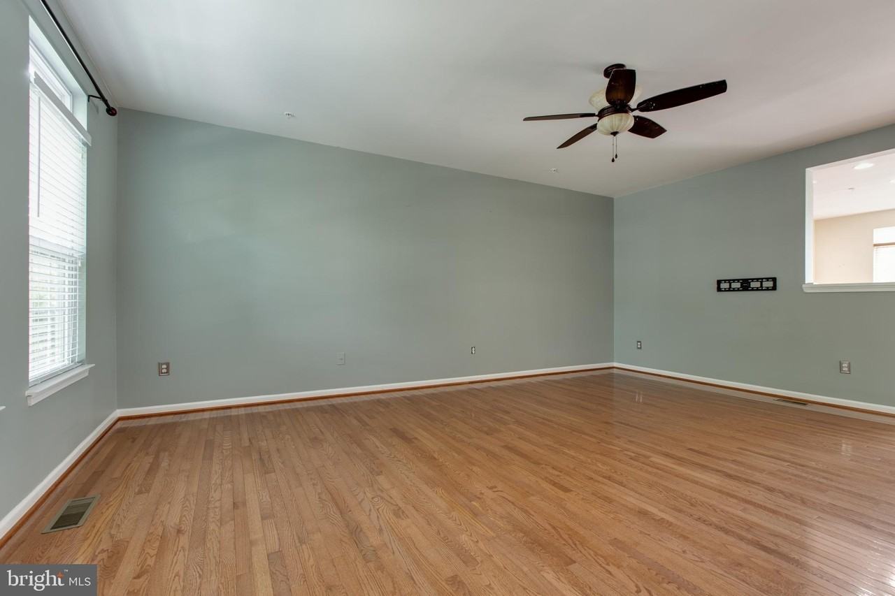 7593 Taunton Ct - Photo 6 of 50