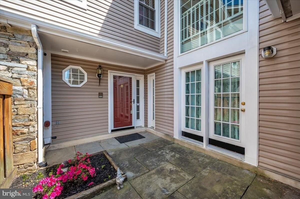 20409 Remsbury Pl - Photo 2 of 39