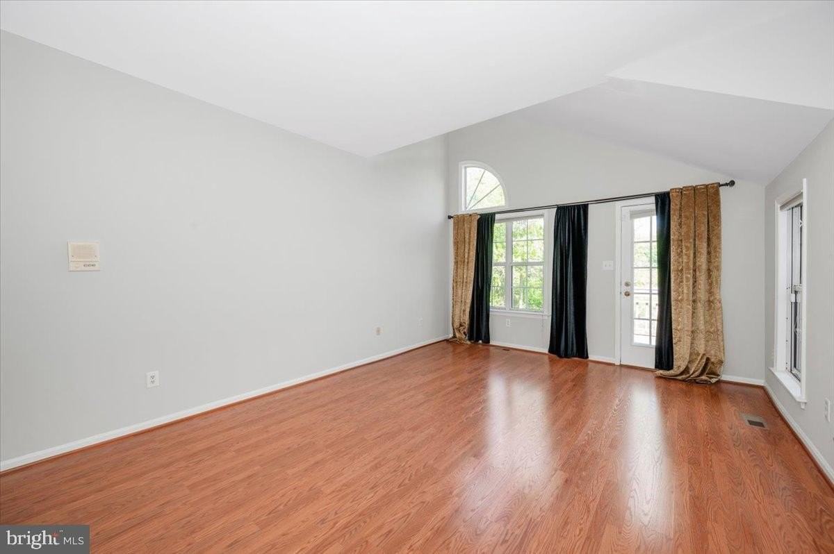 20409 Remsbury Pl - Photo 3 of 39