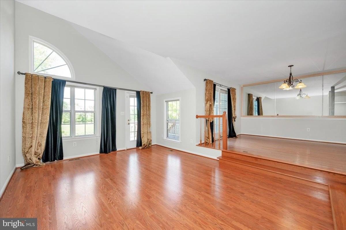 20409 Remsbury Pl - Photo 4 of 39