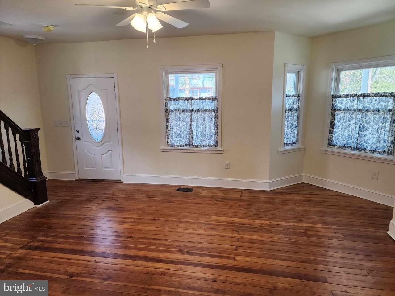 522 S Broadway - Photo 3 of 26