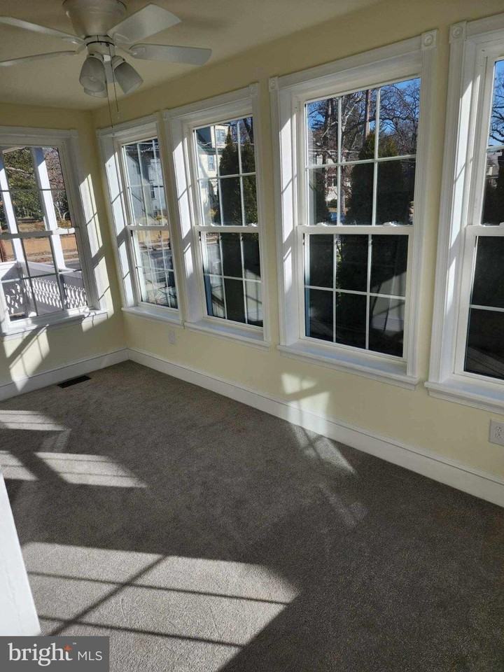 522 S Broadway - Photo 7 of 26