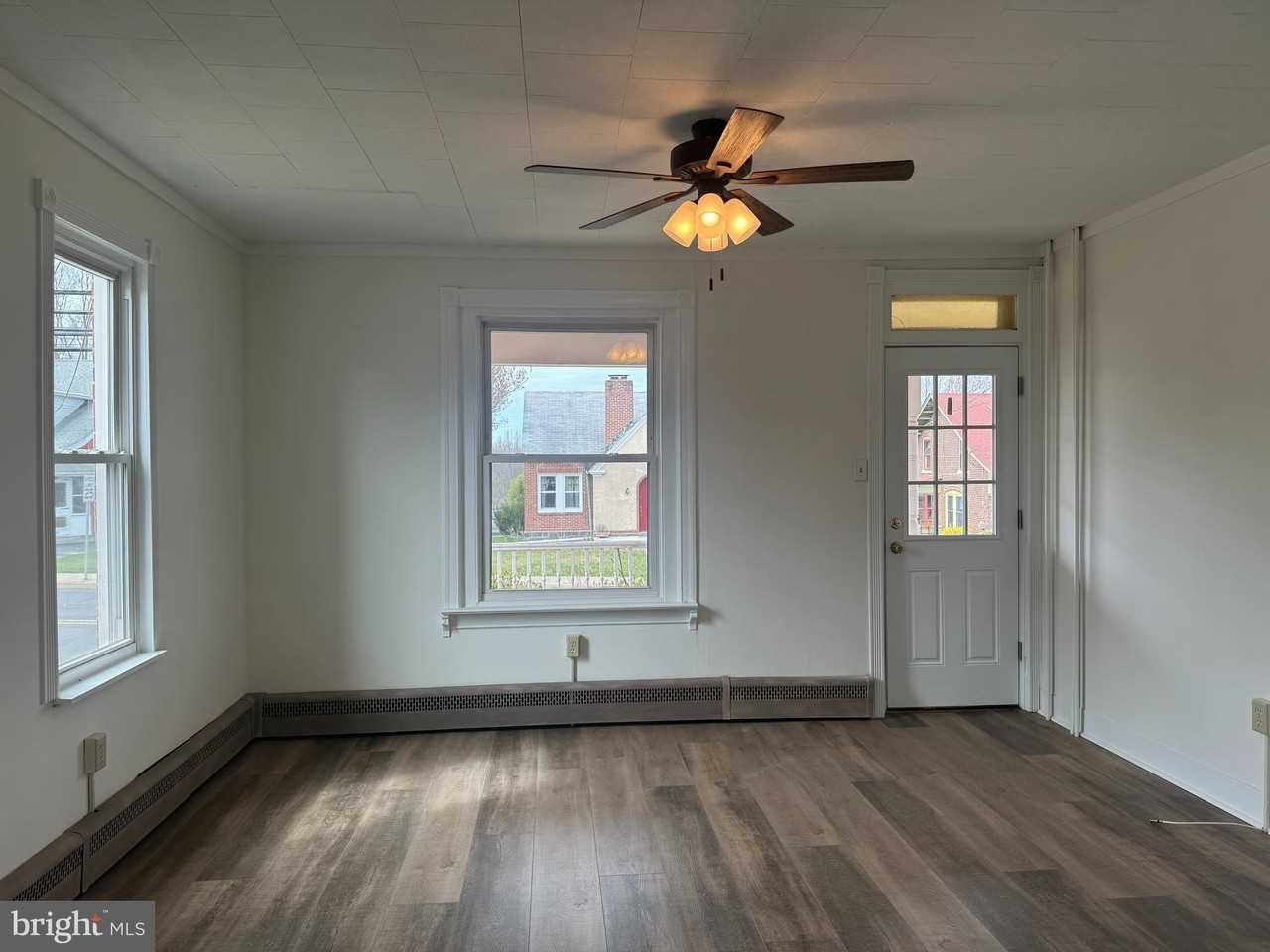 242 E BROAD Street - Photo 2 of 14