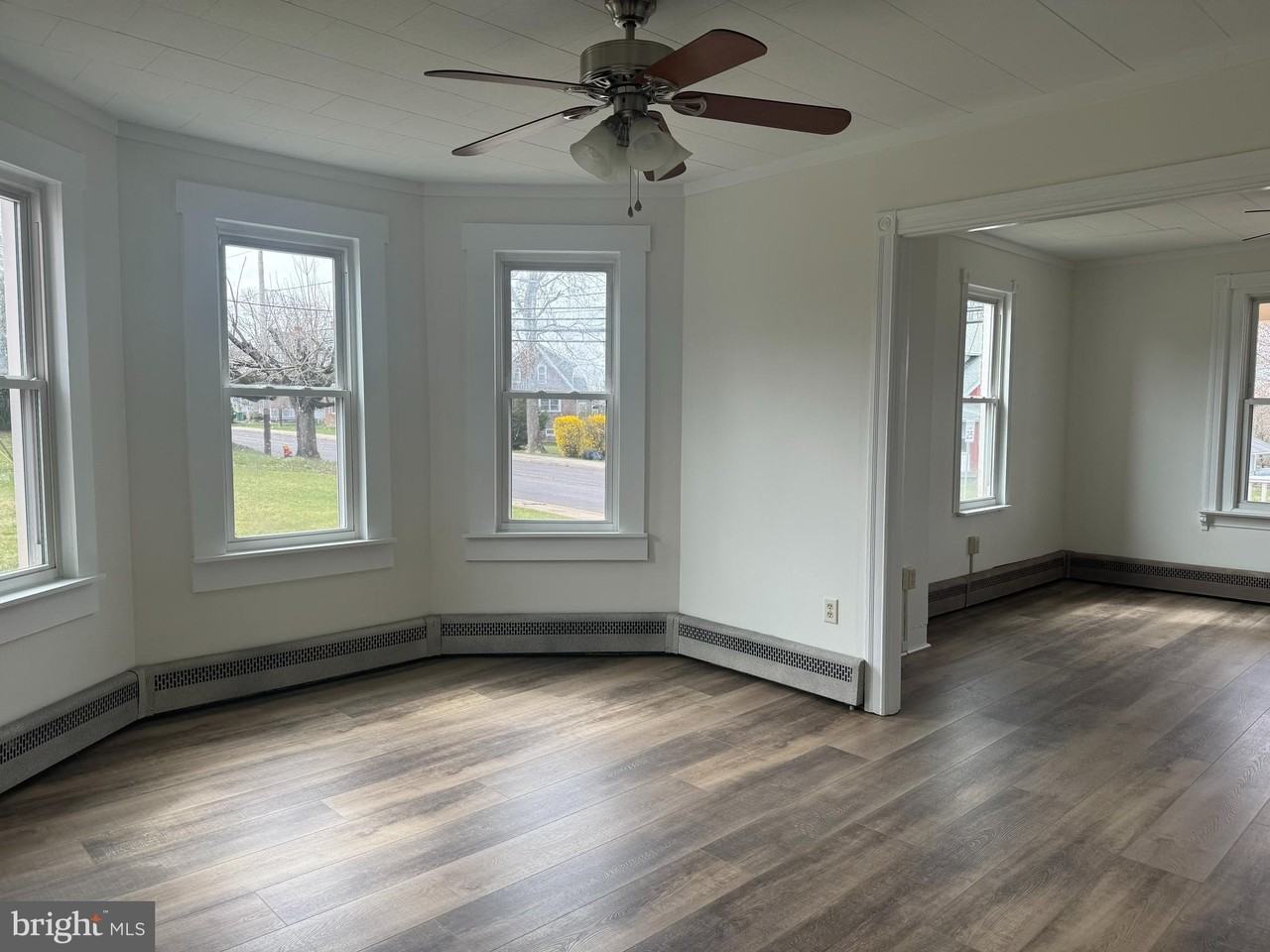 242 E BROAD Street - Photo 3 of 14