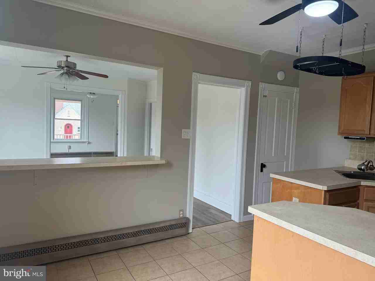 242 E BROAD Street - Photo 5 of 14