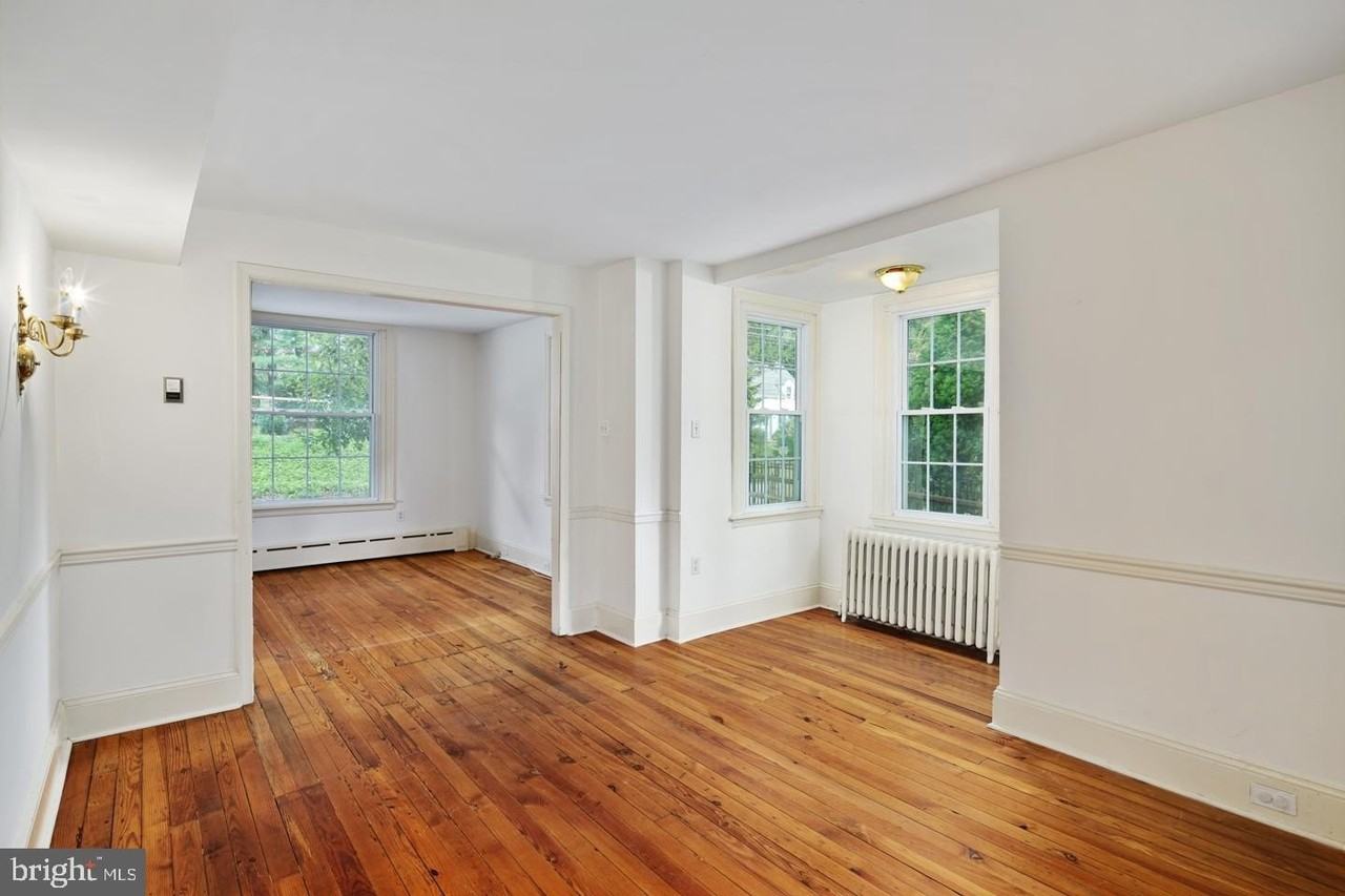 1109 Youngs Ford Rd - Photo 4 of 22
