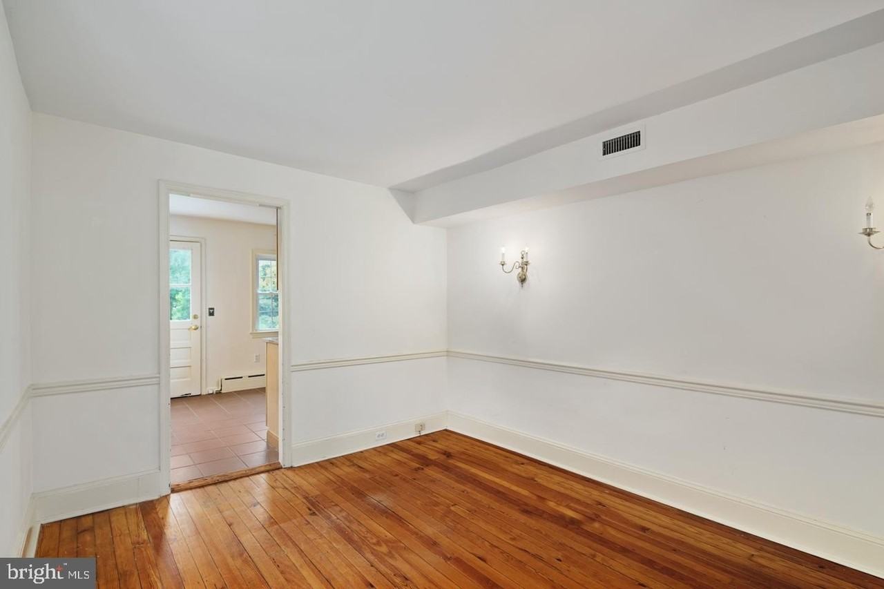 1109 Youngs Ford Rd - Photo 5 of 22