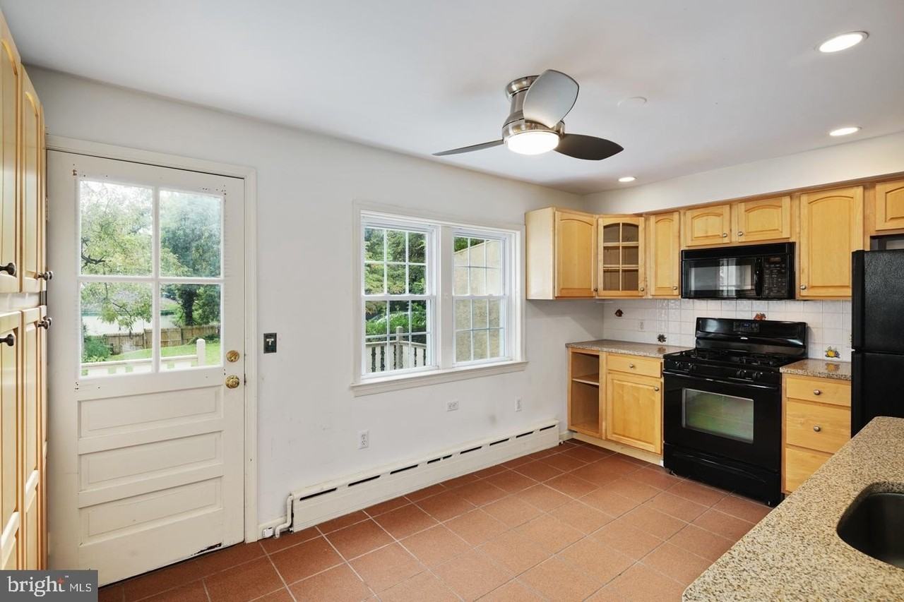 1109 Youngs Ford Rd - Photo 6 of 22