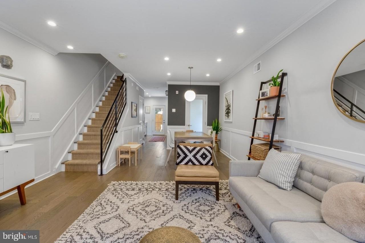 2136 Pemberton St - Photo 6 of 45