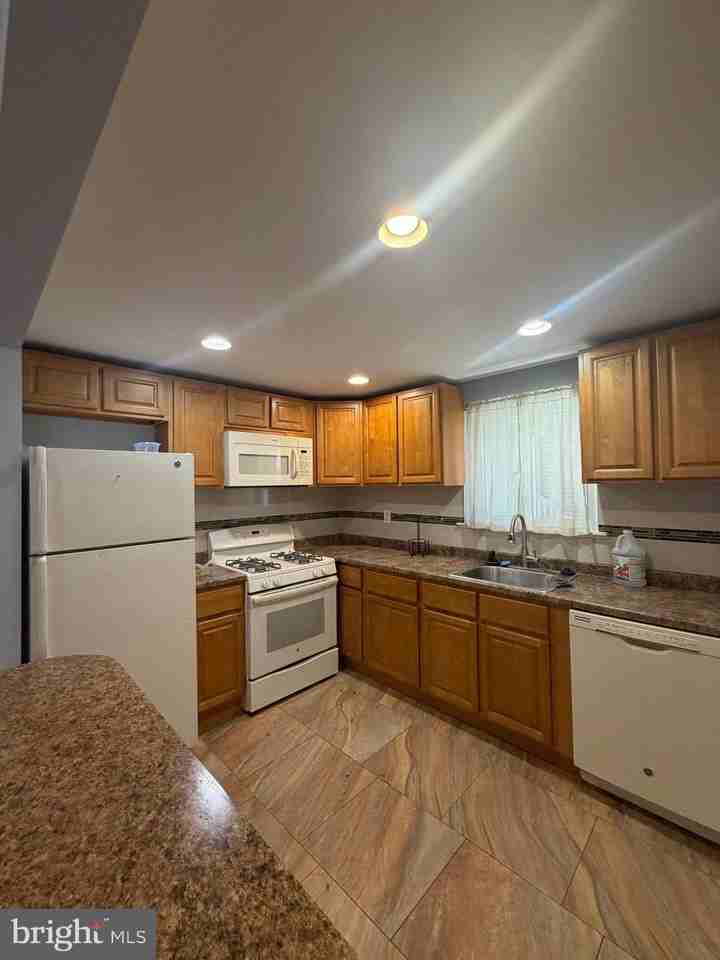 15173 Beverly Dr #A - Photo 7 of 19