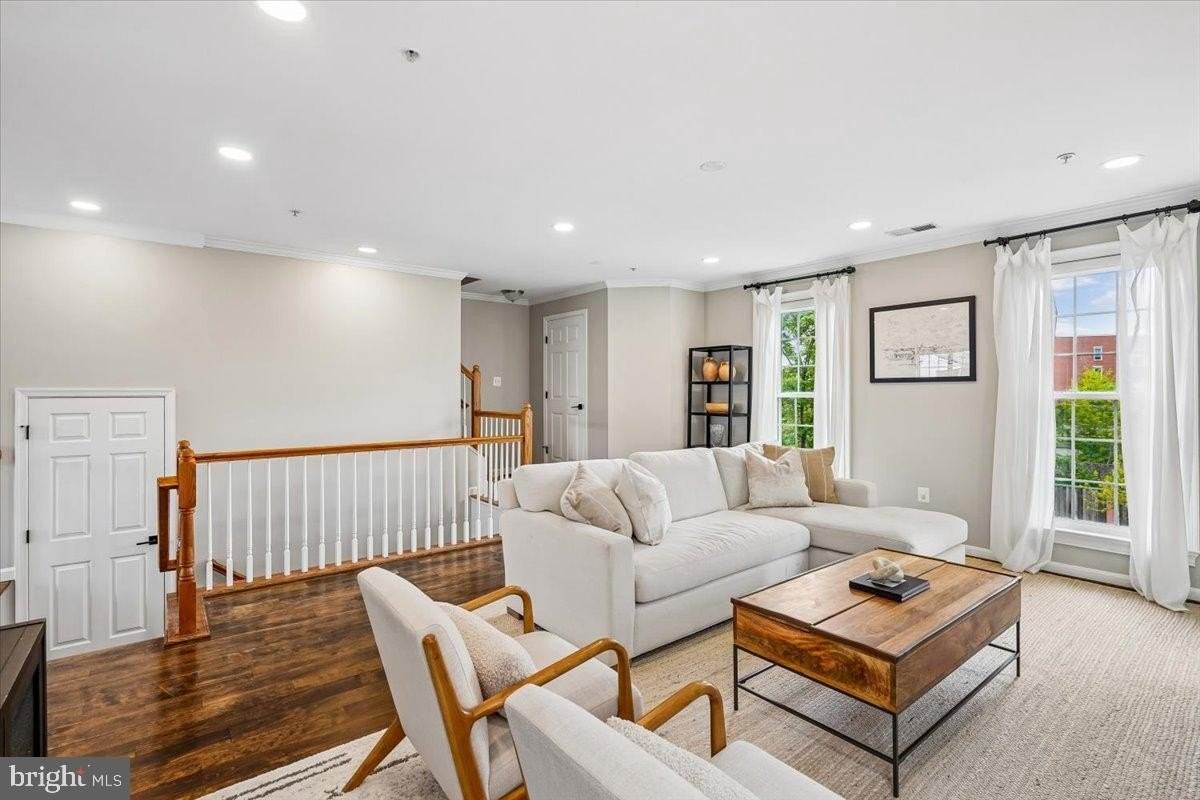 1607 Potomac Greens Dr #B - Photo 5 of 33
