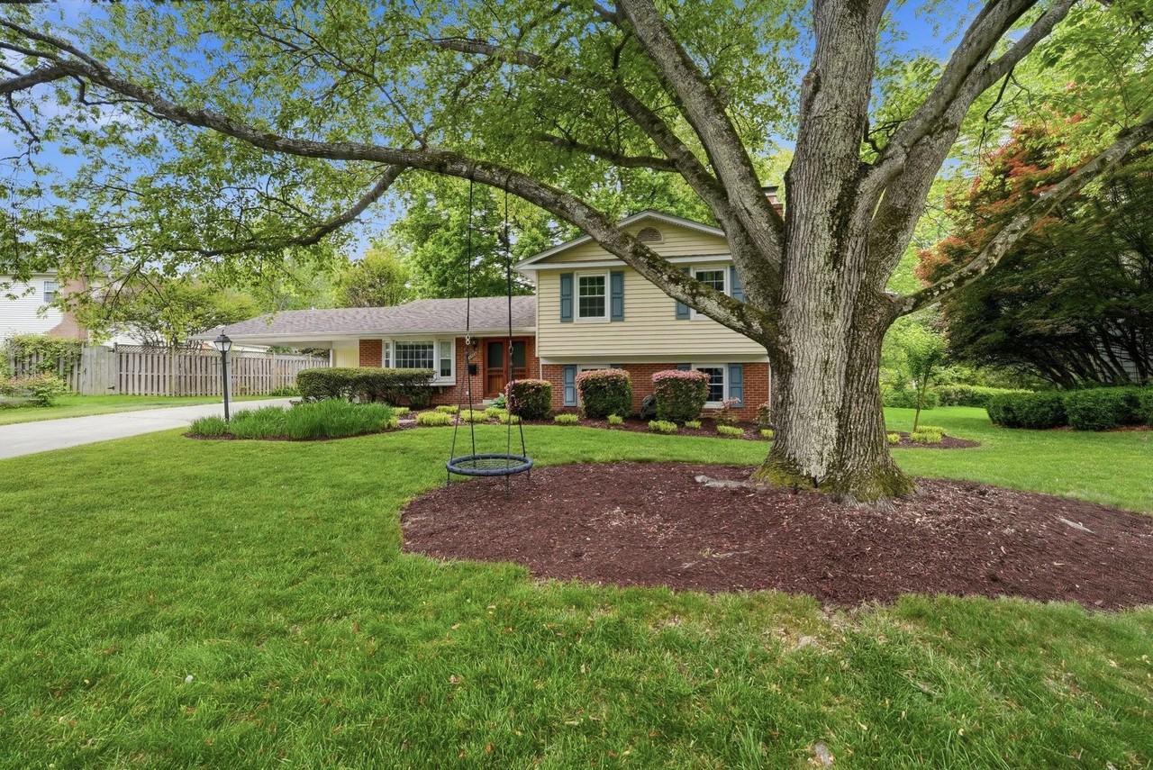 4804 King Richard Dr - Photo 3 of 28