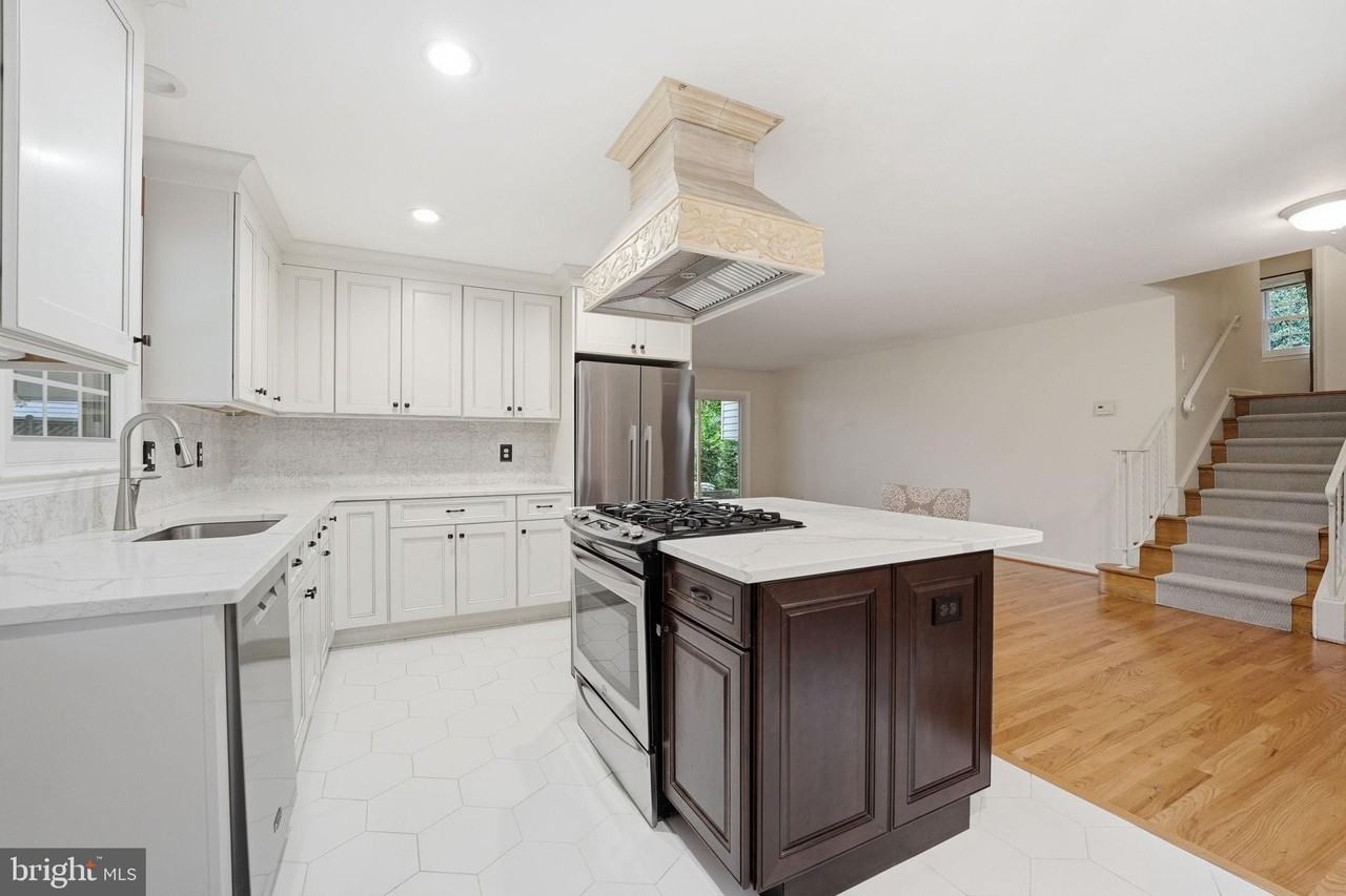 4804 King Richard Dr - Photo 6 of 28
