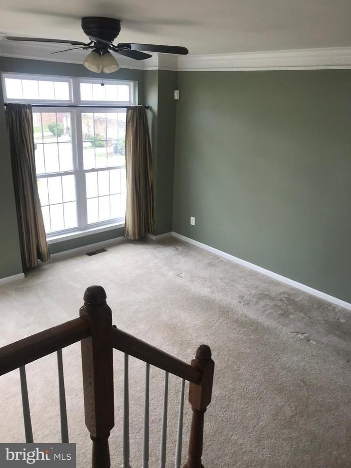 42641 Homefront Ter - Photo 4 of 11