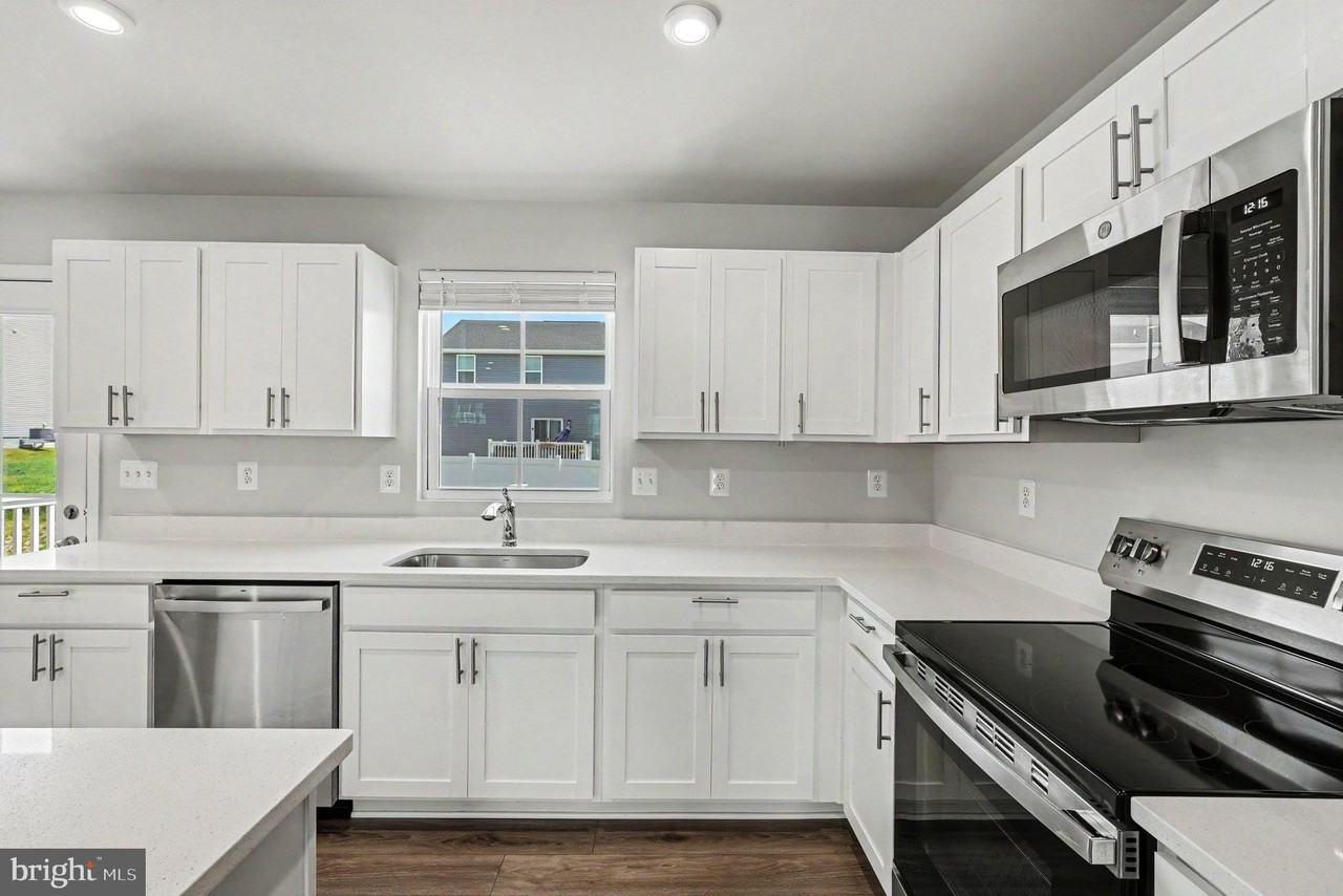1813 Creek Bottom Pl - Photo 5 of 26