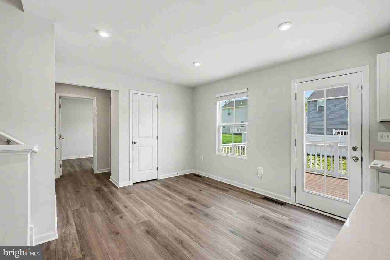 1813 Creek Bottom Pl - Photo 7 of 26