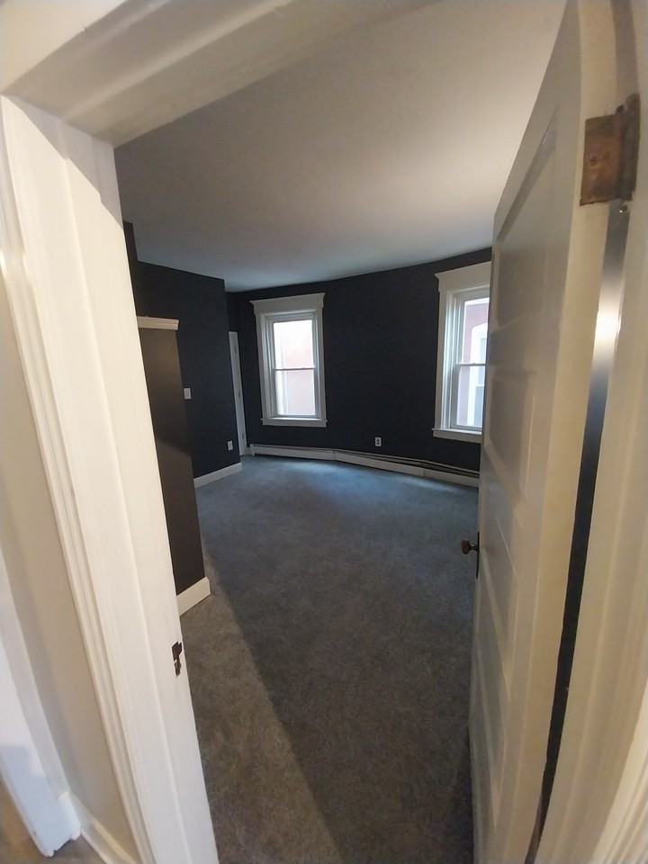 409 W 21st St #1 - Photo 2 of 11