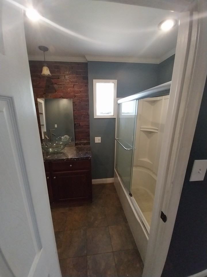 409 W 21st St #1 - Photo 6 of 11