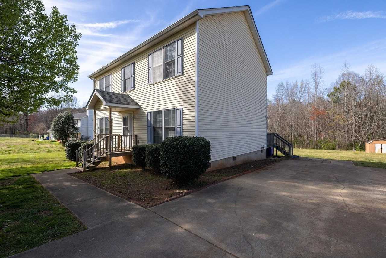 5631 Preston Loop - Photo 3 of 32