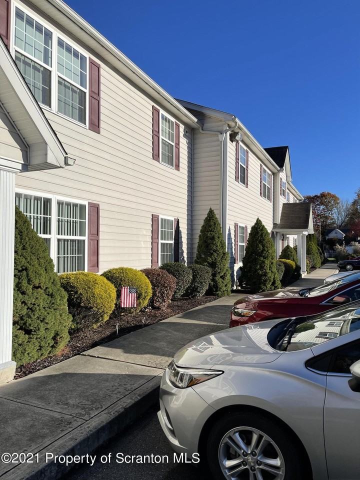 213 Elm St - Photo 3 of 15