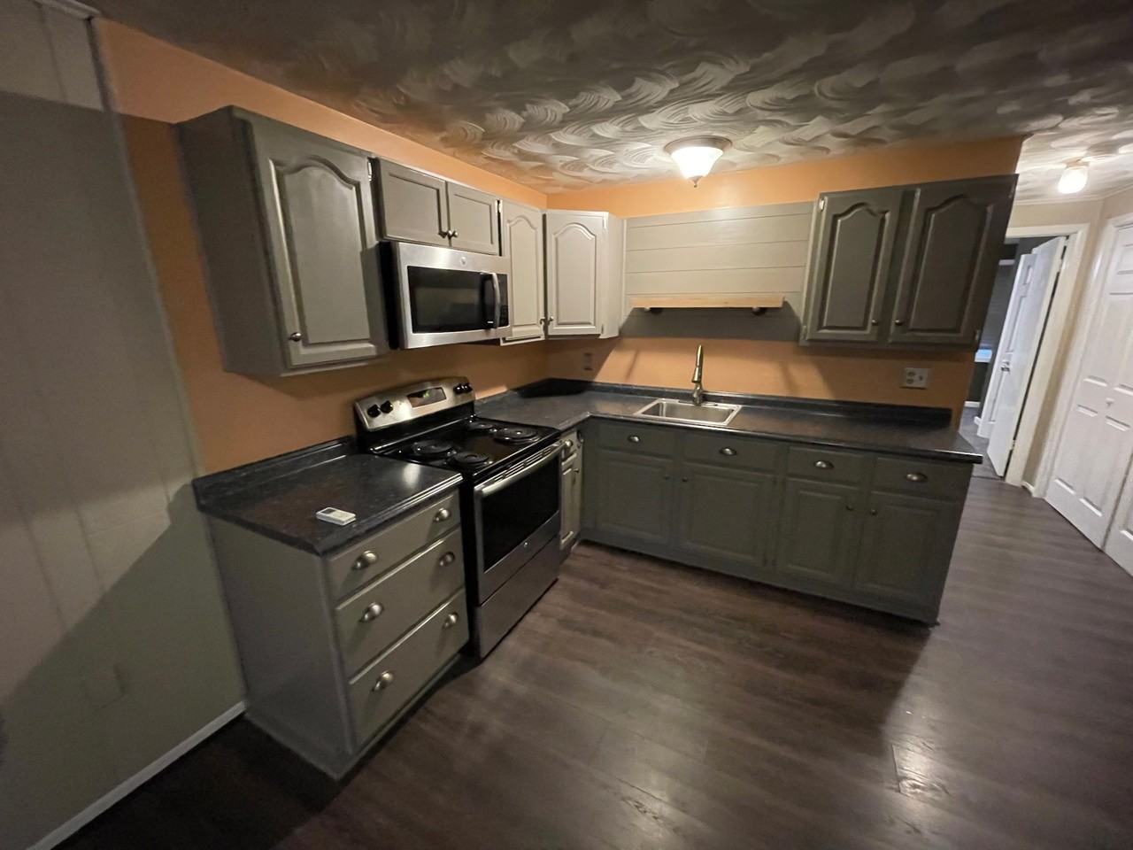 980 Jefferson Ave #03 - Photo 2 of 10