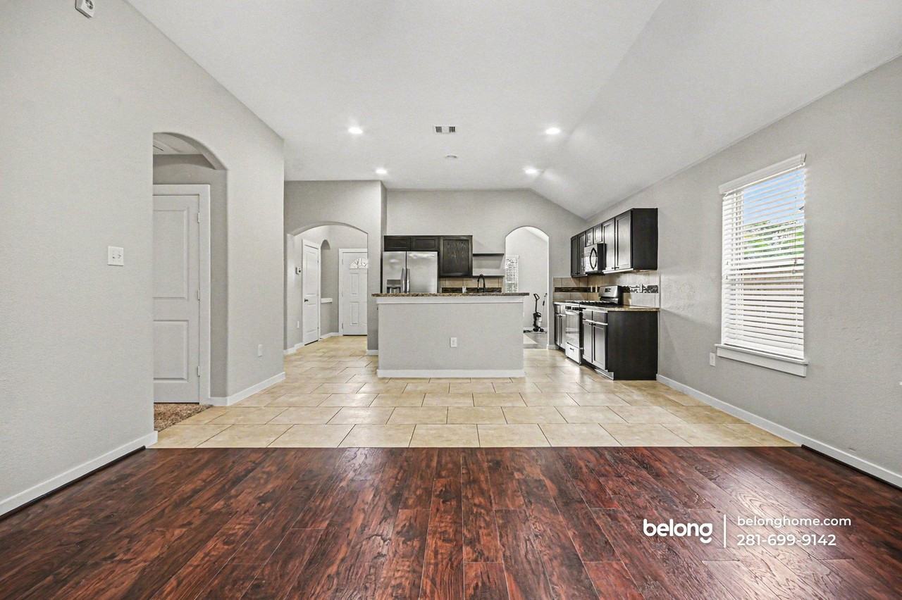 6911 Rosemont Ct - Photo 5 of 22