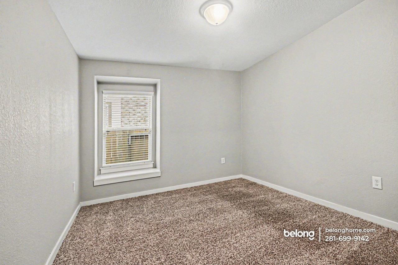 6911 Rosemont Ct - Photo 6 of 22