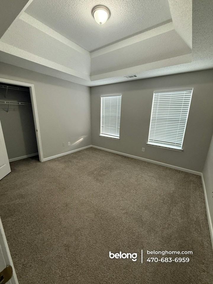 1439 Alice Ave - Photo 2 of 21