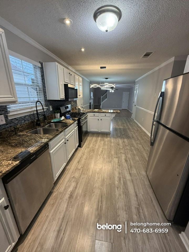 1439 Alice Ave - Photo 6 of 21