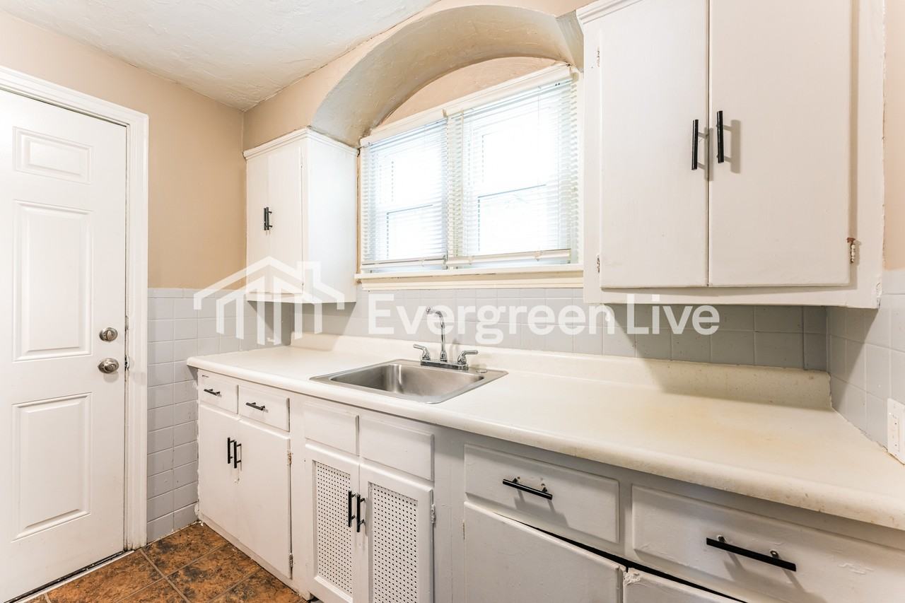 237 Clearview Ave - Photo 6 of 15