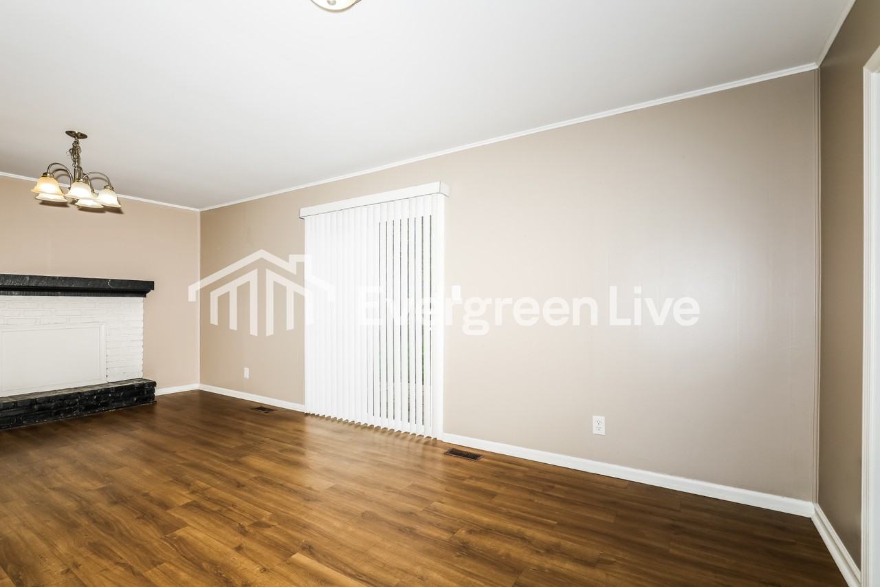 4375 Windsor Rd - Photo 3 of 15