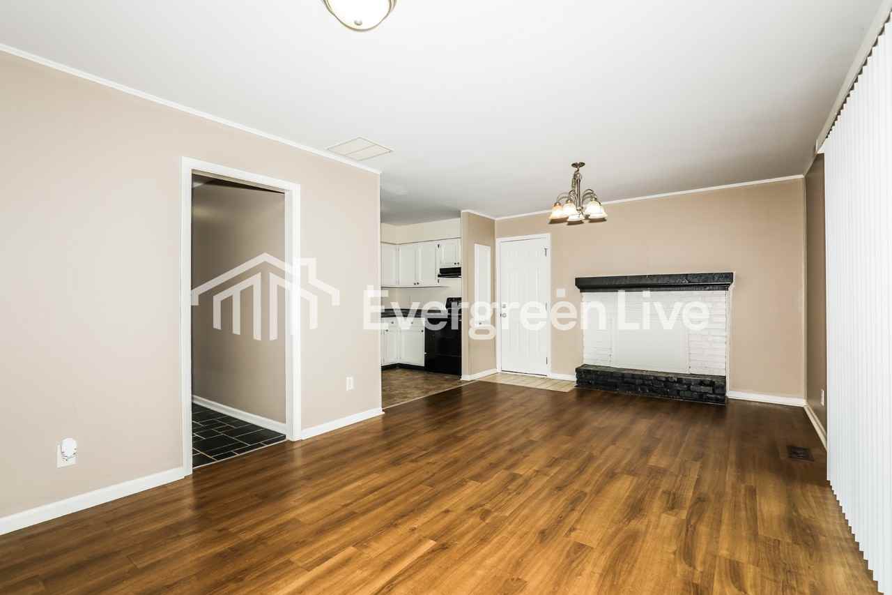4375 Windsor Rd - Photo 4 of 15