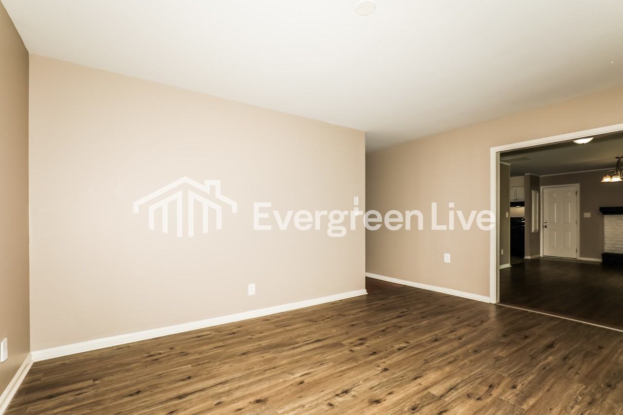 4375 Windsor Rd - Photo 5 of 15