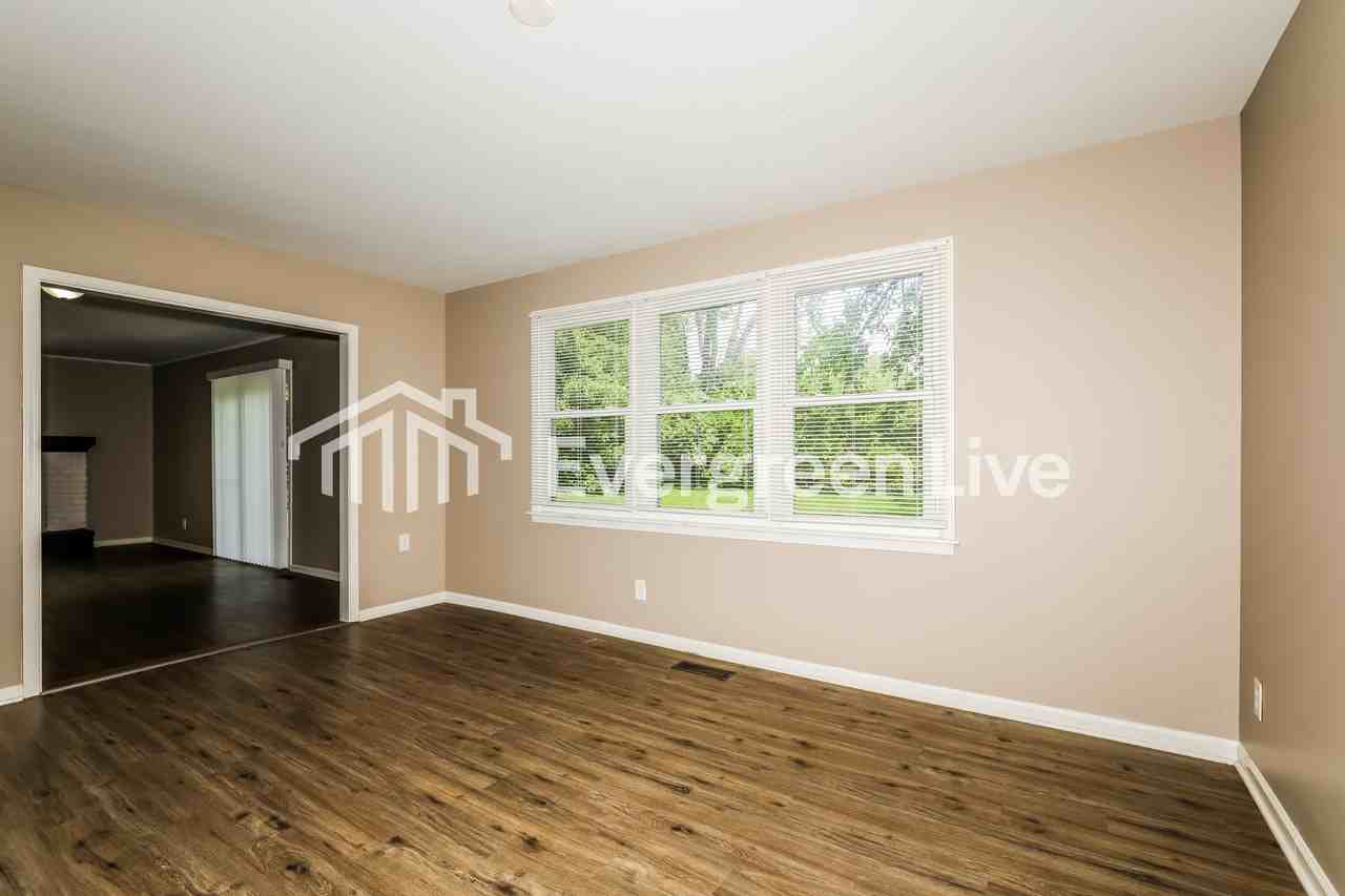 4375 Windsor Rd - Photo 6 of 15