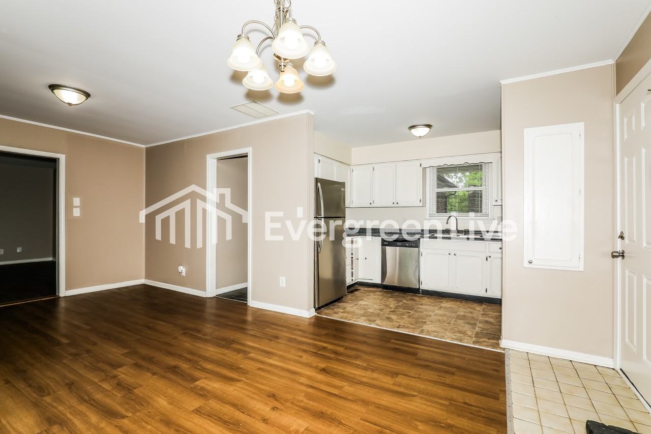 4375 Windsor Rd - Photo 7 of 15