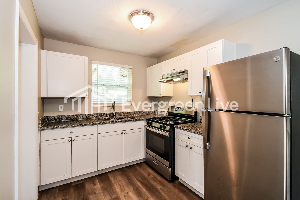2125 Bunting Dr - Photo 3 of 15