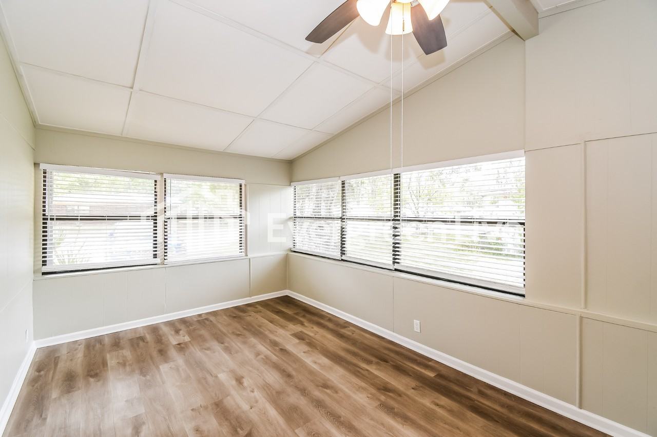 2125 Bunting Dr - Photo 6 of 15