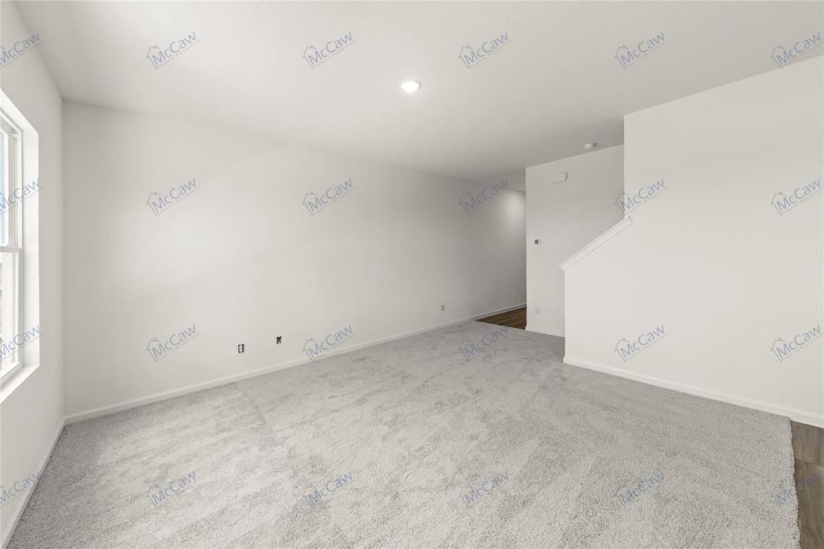 5919 Sahara Dr - Photo 2 of 10