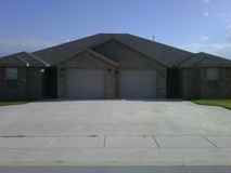 918 Oakwood Ln - Photo 1 of 1