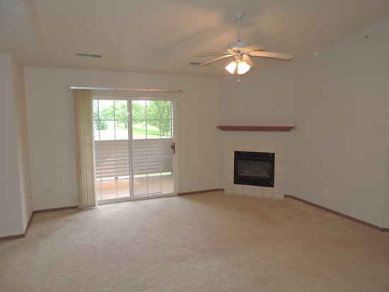2448 Rushmore Dr - Photo 4 of 9
