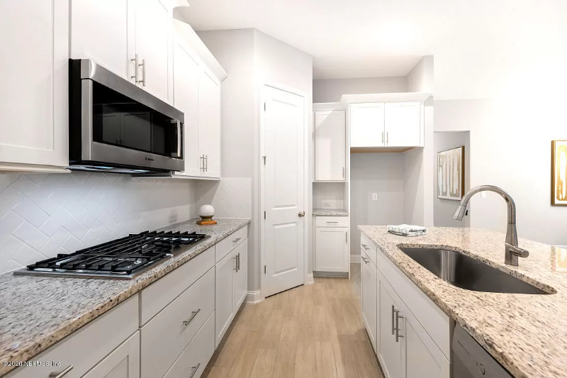 28 Stansbury Ln - Photo 4 of 29